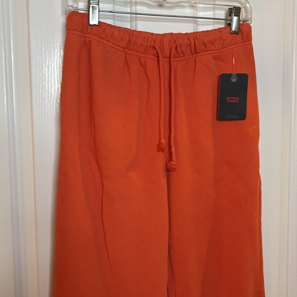 NWT LEVI’s women’s Orange Jogger Sweatpants size small 100% cotton - Picture 2 of 10